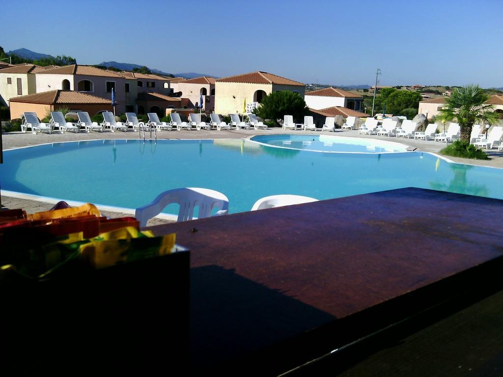 Sardinia Beach Apartments Aglientu Exterior foto